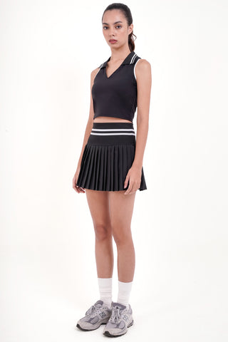 Sideline Pleated Skirt in Black