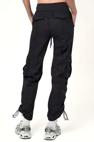 Training Cargo Pants in Black