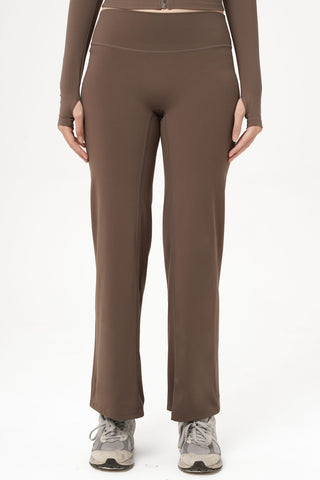 Smooth Straight Pants in Choco