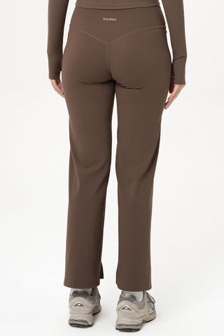 Smooth Straight Pants in Choco