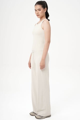 Curve Jogger in Eggshell