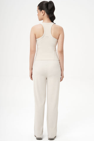 Curve Jogger in Eggshell