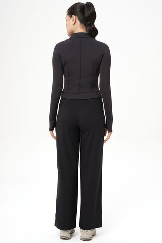 Sculpt Thermal Jacket in Black