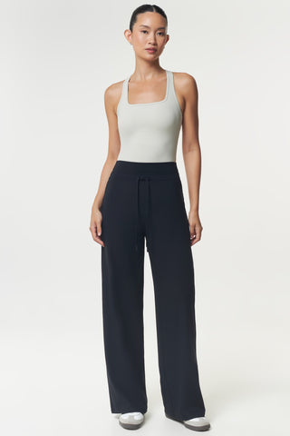 Curve Jogger in Black