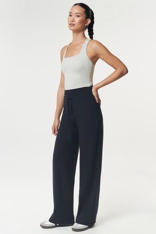 Curve Jogger in Black