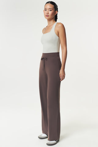 Curve Jogger in Truffle