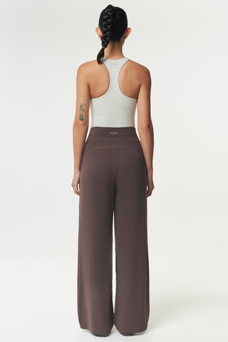 Curve Jogger in Truffle