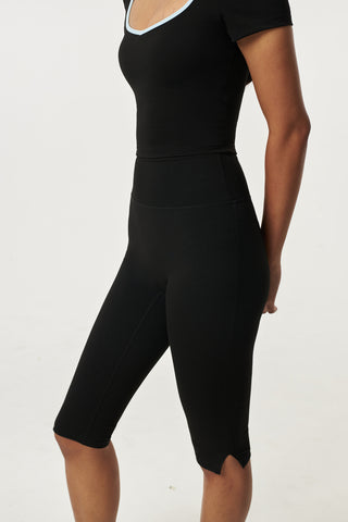 Cadence Capri Pants in Black