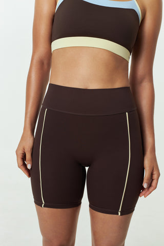 Prana Contrast Biker Shorts in Espresso Butter