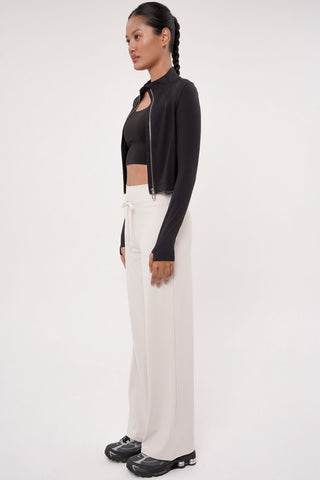 Form-Fit Cropped Jacket in Black
