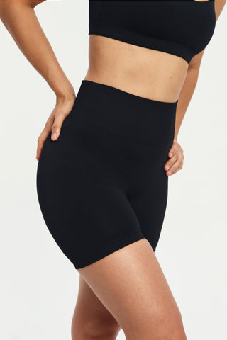 Pursue Shorts in Black