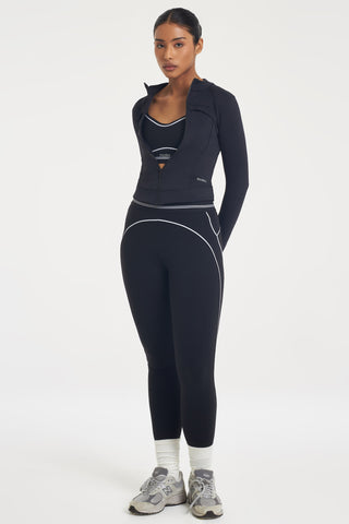 Sculpt Thermal Jacket in Black