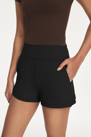 Aero Shorts in Black