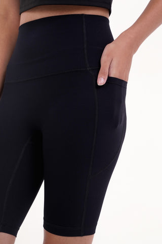 Energy Biker Shorts In Black