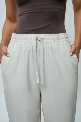 Kinetic Jogger in Oat