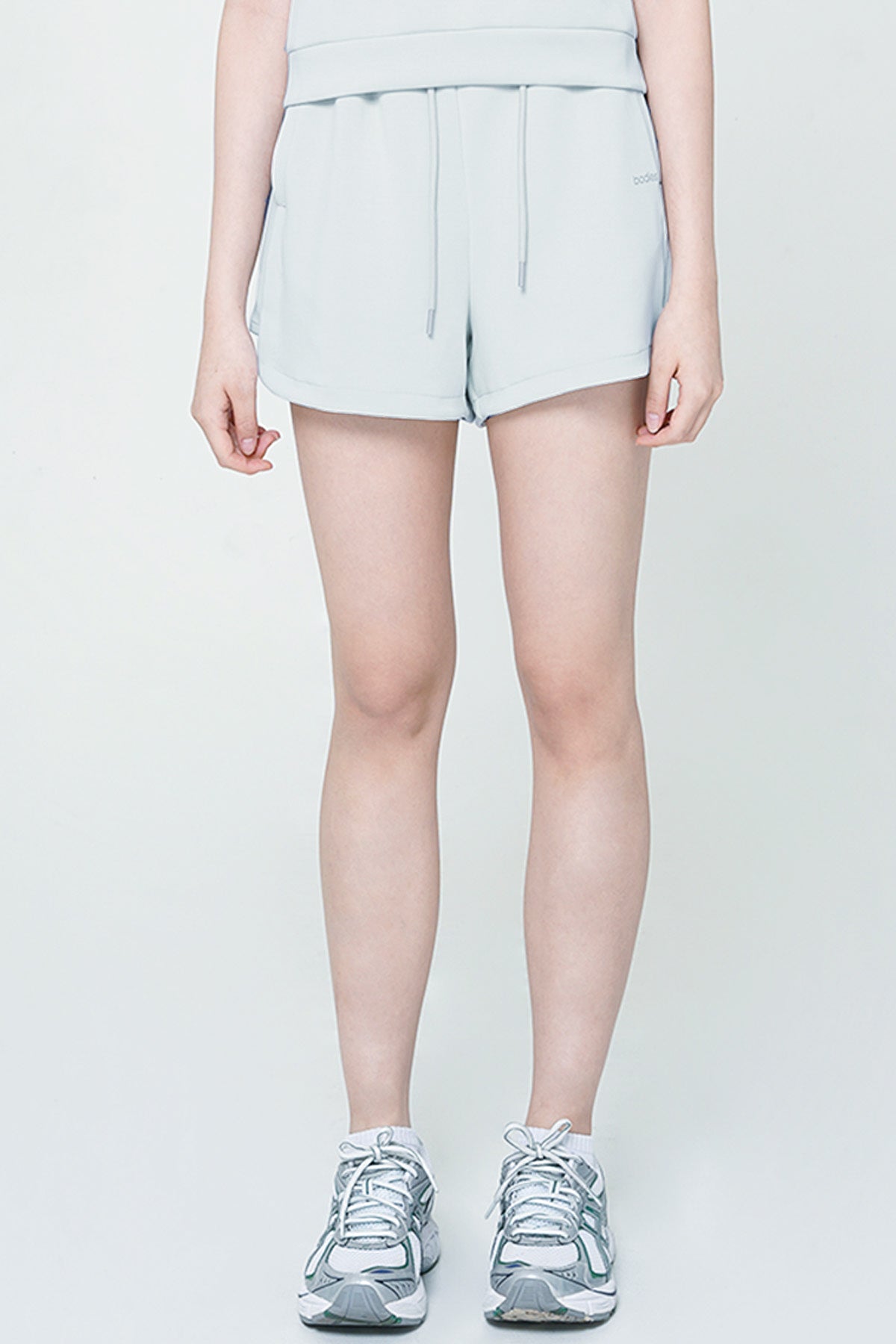 Polar Short in Silver Grey