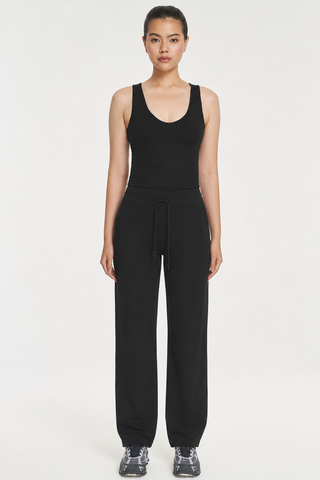 Curve Jogger in Black