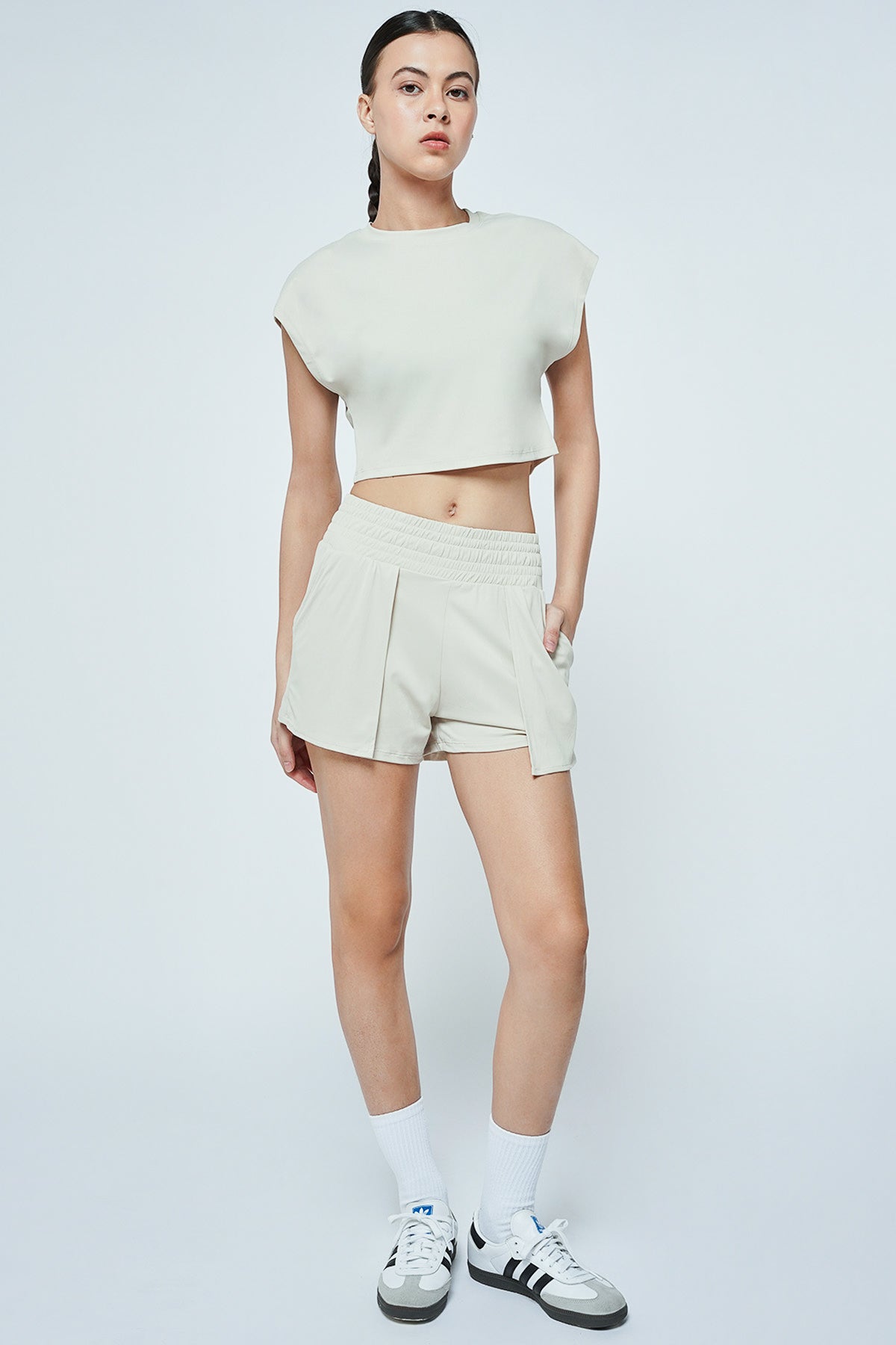 Restful Short in Beige