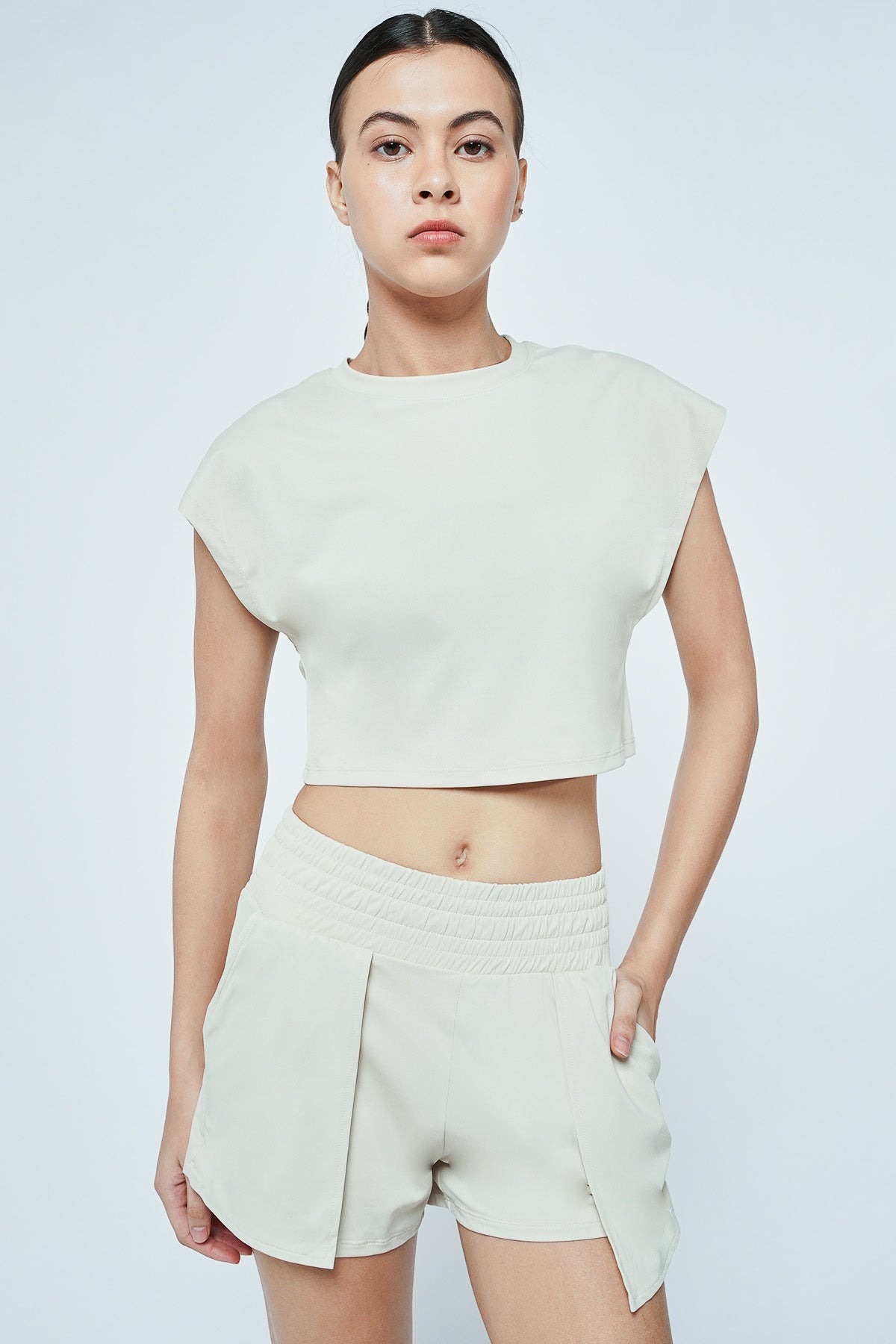 Restful Short in Beige