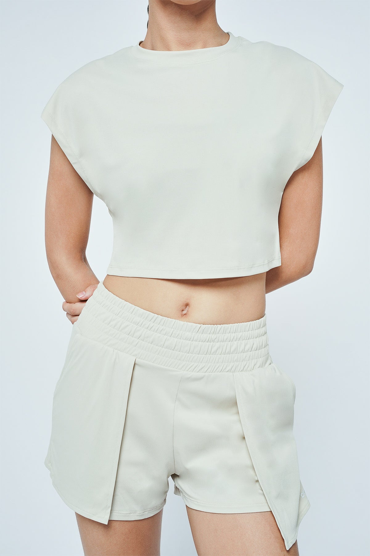 SereneTopBeige3_209b599b-80d8-4330-9905-4ffcce353328.jpg