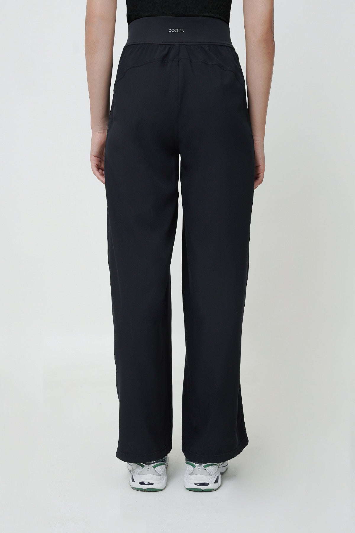 Deluxe Pants in Black