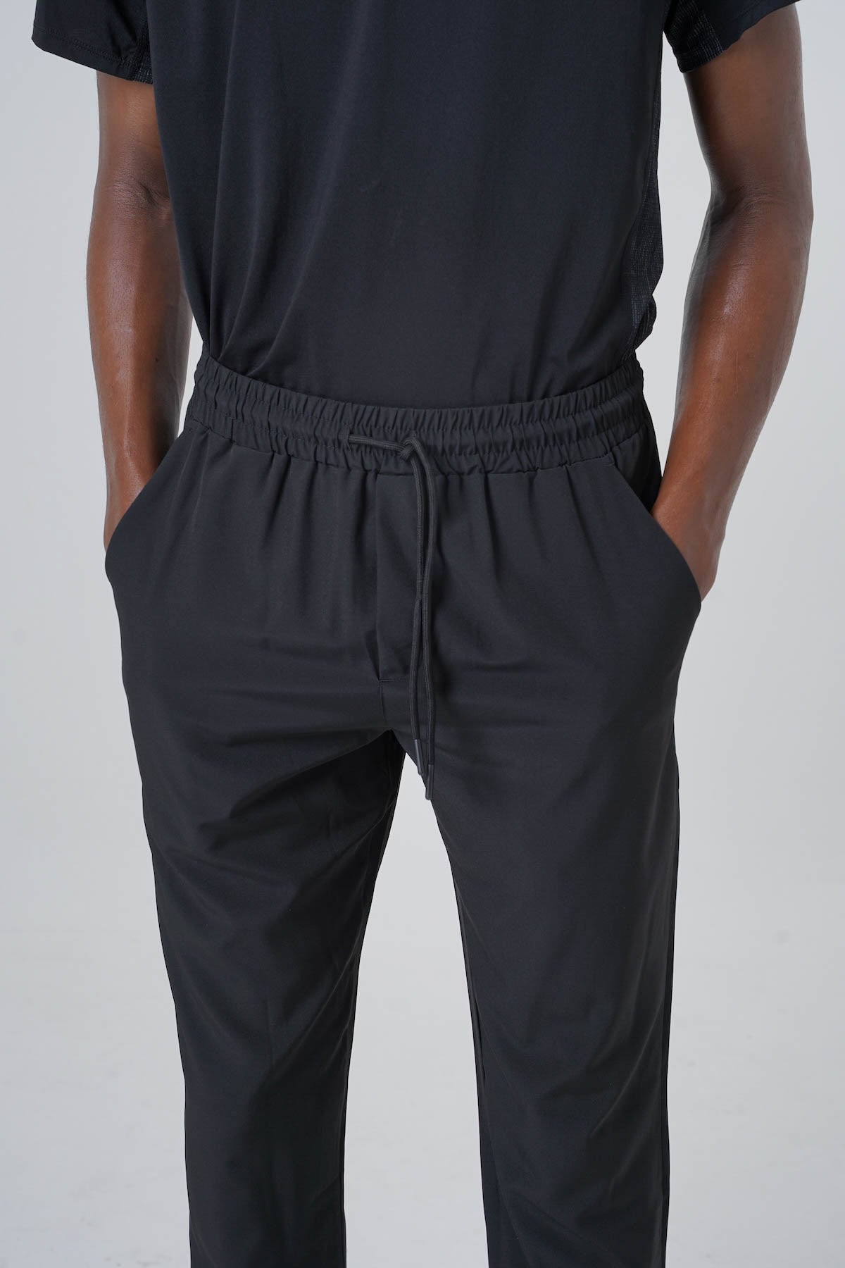 Exceed Jogger in Black (1S LEFT)