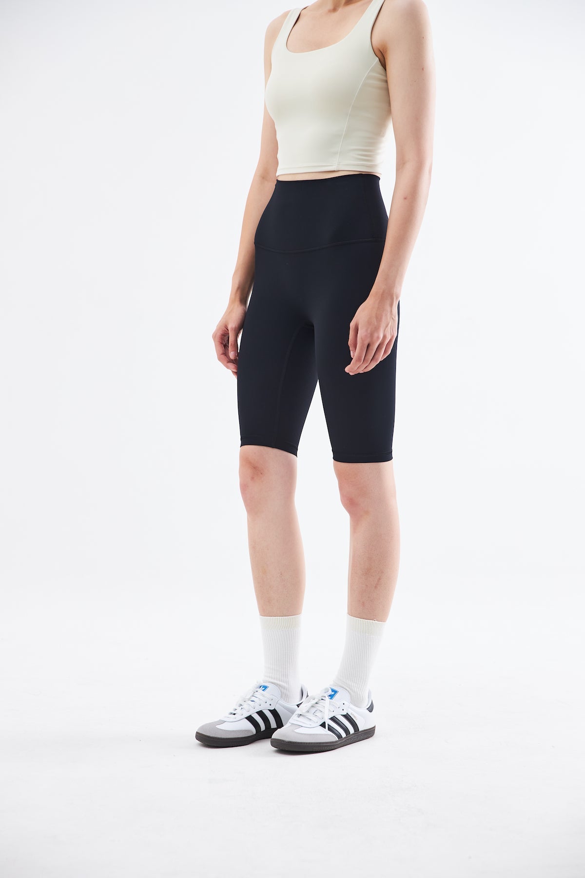 Asana Biker Shorts In Black