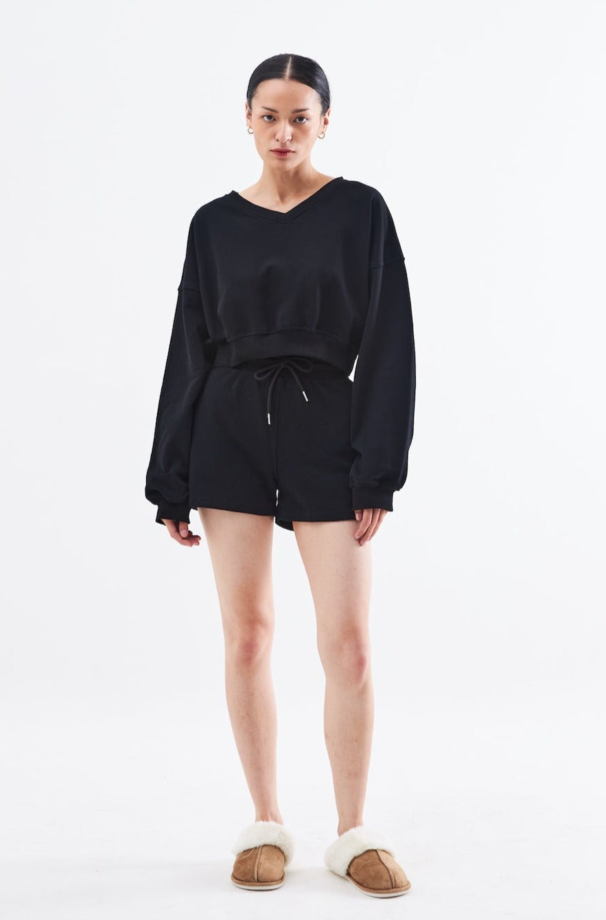 Comfy Cropped Pullover In Black