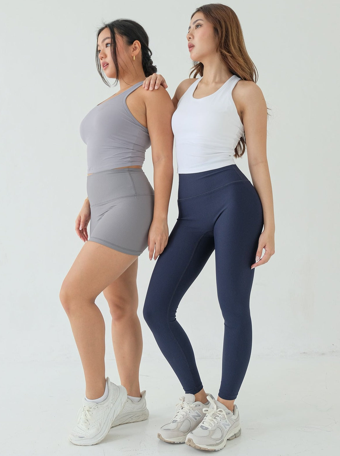 Escape Legging in Navy (1 XS Left)