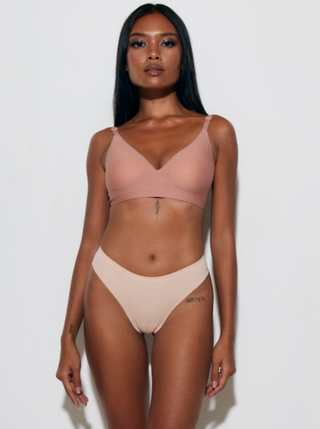 Invisible Seamless Thong in Cream